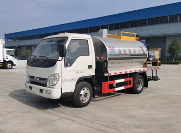 3.7立方福田藍(lán)牌普通型瀝青灑布車 3.7立方福田藍(lán)牌普通型瀝青灑布車
