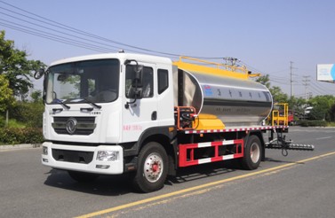 11.5立方標(biāo)準(zhǔn)型瀝青灑布車(chē) 11.5立方標(biāo)準(zhǔn)型瀝青灑布車(chē)