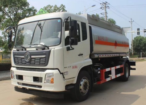 東風(fēng)天錦單橋13.2方易燃液體罐式運(yùn)輸車_潤(rùn)知星牌SCS5181GRYDFH6型易燃液體罐式運(yùn)輸車 東風(fēng)天錦單橋13.2方易燃液體罐式運(yùn)輸車_潤(rùn)知星牌SCS5181GRYDFH6型易燃液體罐式運(yùn)輸車